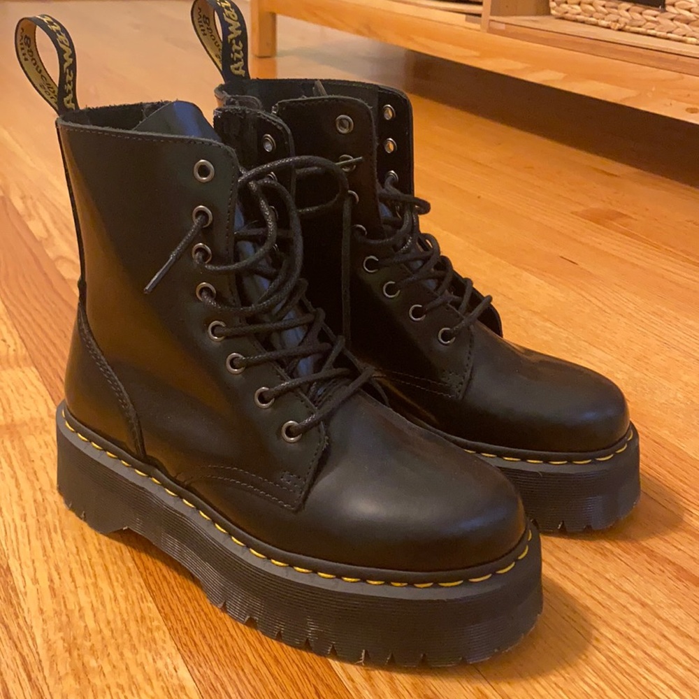 JADON SMOOTH LEATHER PLATFORM BOOTS | Dr Marten | Doc Marten
